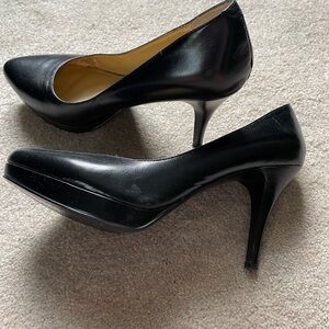 Nine West size 8 platform heels